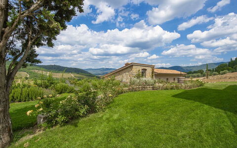 Villa del Fattore: Bergachtig Landvormen, Gras, Heuvel, Berg, Natuurlijk Landschap, Landschap, Hoogland, Grasland, Bergketen