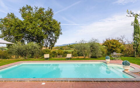 Villa dei Fiori: Zwembad, Tuin, Waterpartij, Landgoed, Hacienda, Toevlucht, Eco Hotel, Boerderij, Villa, Schaduw