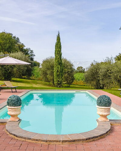 Villa dei Fiori: Zwembad, Tuin, Waterpartij, Landgoed, Landscaping, Toevlucht, Hacienda, Eco Hotel, Werf, Villa