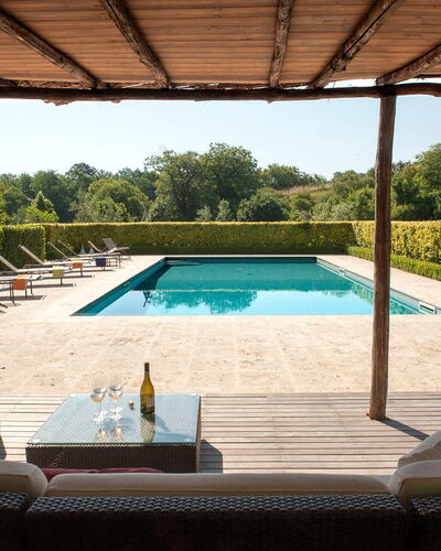 Villa Collombroso: Zwembad, Buitenmeubels, Meubilair, Toevlucht, Ligstoel, Schaduw, Samengesteld Materiaal, Vrije Tijd, Stoel, Tuin