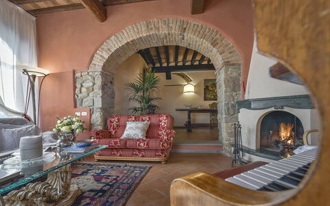 Villa delle Rose: Meubilair, Interieur Ontwerp, Muur, Flooring, Stoel, Verdieping, Verlichting, Plafond, Bankstel, Woonkamer