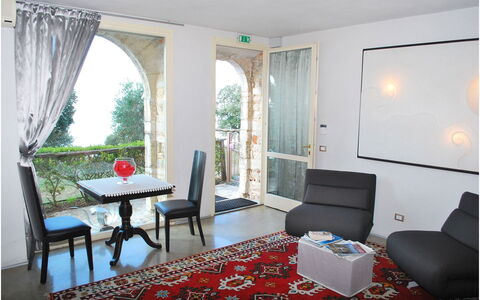 Villa Bastiano: Meubilair, Interieur Ontwerp, Flooring, Verdieping, Verlichting, Kamer, Bankstel, Tafel, Appartement, Woonkamer