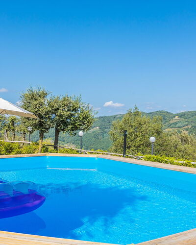 Villa Bastiano: Blauw, Zwembad, Samengesteld Materiaal, Vrije Tijd, Toevlucht, Eco Hotel, Landscaping, Villa, Schaduw, Badplaats