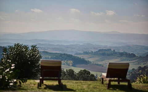 Villa Novellina: Natuur, Heuvel, Natuurlijk Landschap, Horizon, Landschap, Ecoregio, Hoogland, Grasland, Atmosferisch Fenomeen, Heuvel Station
