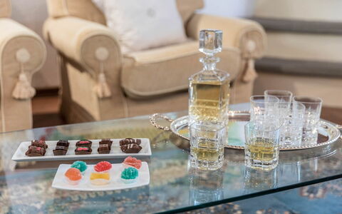 Villa Monterchi: Tableware, Drinkware, Serveware, Glas, Voedsel, Barware, Nagerecht, Finger Food, Glazen Fles