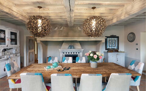 Villa la Foresta: Meubilair, Interieur Ontwerp, Tafel, Hout, Stoel, Plafond, Keuken En Eettafel, Eetkamer, Flooring, Kamer