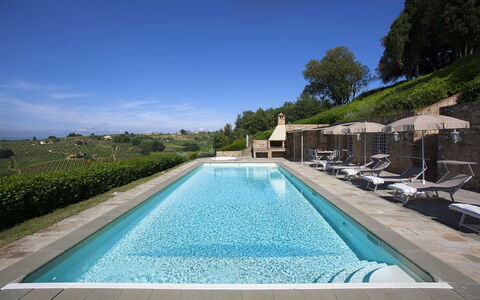 Villa Chianti: Blauw, Zwembad, Toevlucht, Buitenmeubels, Ligstoel, Eco Hotel, Badplaats, Thermae, Waterpartij, Villa