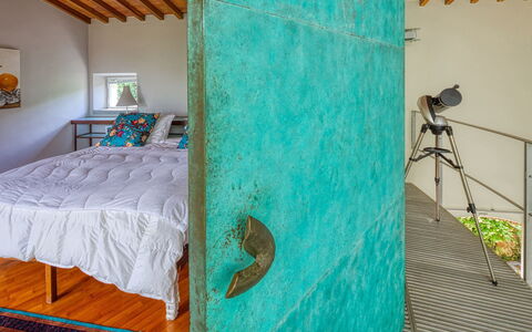 La Rocca di Monteggiori: Muur, Slaapkamer, Hout, Verdieping, Flooring, Interieur Ontwerp, Laken, Bed, Bedding, Meubilair