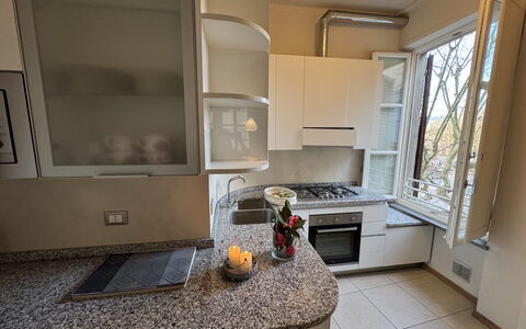 Casa Anna 13: Keuken, Toestel Van De Keuken, Countertop, Major Appliance, Interieur Ontwerp, Huishoudapparatuur, Cabinetry, Flooring, Kamer, Verlichting