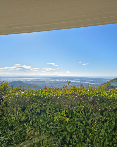 Appartamento Botrici: Lucht, Dag, Blad, Natuur, Groen, Vegetation, Horizon, Wolk, Heuvel, Landschap