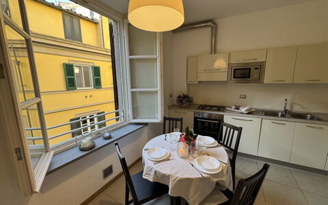 Casa Elena 13: Interieur Ontwerp, Appartement, Stoel, Keuken En Eettafel, Eetkamer, Keuken, Countertop, Lichte Inrichting