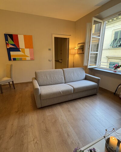 Casa Elena 13: Meubilair, Flooring, Interieur Ontwerp, Verdieping, Hout, Houten Vloer, Kamer, Bankstel, Woonkamer, Tafel