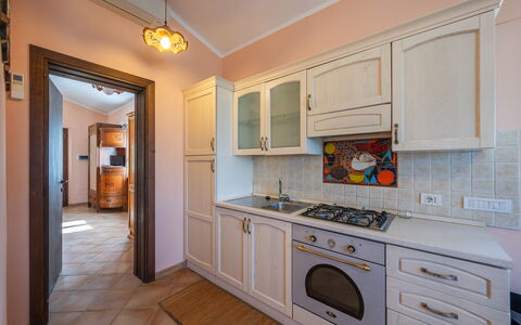 Il Giuncheto, Pool, Amazing View, Umbrian Countrys: Keuken, Interieur Ontwerp, Hout, Flooring, Cabinetry, Countertop, Major Appliance, Kamer, Toestel Van De Keuken, Verdieping