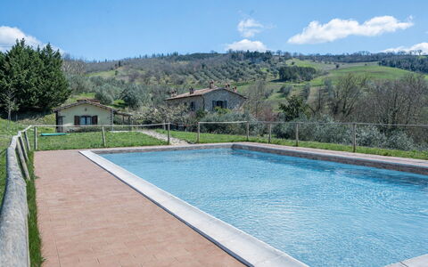 Il Giuncheto Apartments, Pool, Umbrian Countryside: Zwembad, Landgoed, Hacienda, Waterpartij, Eco Hotel, Villa, Toevlucht, Boerderij, Backyard, Hek