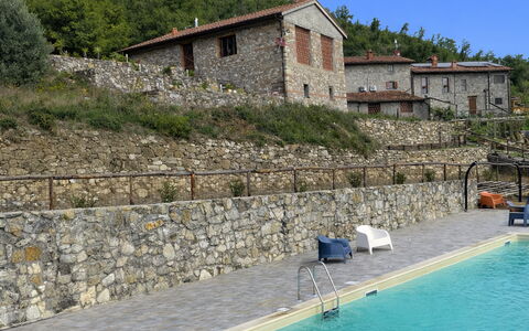 Borgo Antico, Pool, Barberino del Mugello: Zwembad, Buitenmeubels, Toevlucht, Flagstone, Thermae, Badplaats, Eco Hotel, Hacienda, Cobblestone, Villa