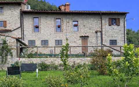 Borgo Antico, Pool, Barberino del Mugello: Land Lot, Landelijk Gebied, Landgoed, Verblijf, Dorp, Tuin, Boerderij, Backyard, Gazon, Landscaping