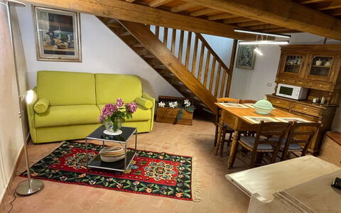 Borgo Antico, Pool, Barberino del Mugello: Meubilair, Interieur Ontwerp, Flooring, Kamer, Bankstel, Hout, Verdieping, Plafond, Tafel, Fotolijst