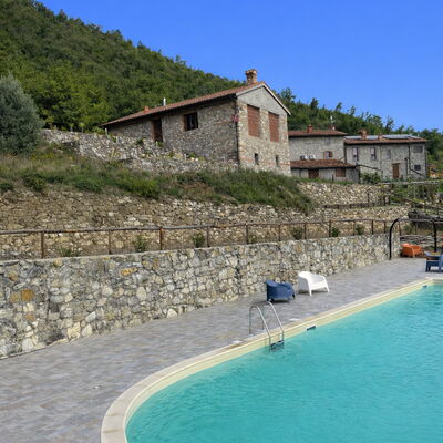 Borgo Antico, Pool, Barberino del Mugello: Zwembad, Buitenmeubels, Toevlucht, Flagstone, Thermae, Badplaats, Eco Hotel, Hacienda, Cobblestone, Villa