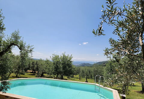 Il Casale di San Jacopo con Piscina Privata: Blauw, Zwembad, Schaduw, Backyard, Landscaping, Tuin, Eco Hotel, Landgoed, Toevlucht, Werf