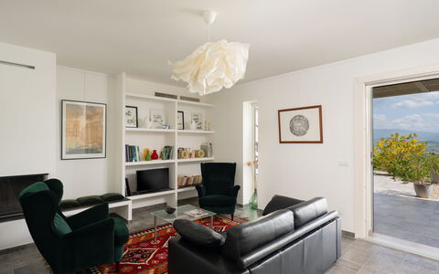 Villa Ombrone: Meubilair, Interieur Ontwerp, Muur, Flooring, Verdieping, Bankstel, Plafond, Woonkamer, Kamer, Hout