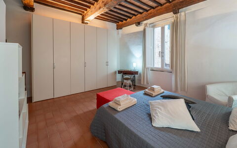 Le Loggine del Pignatello Apartment, Siena City: Muur, Interieur Ontwerp, Meubilair, Flooring, Verdieping, Plafond, Slaapkamer, Kamer, Appartement, Bed