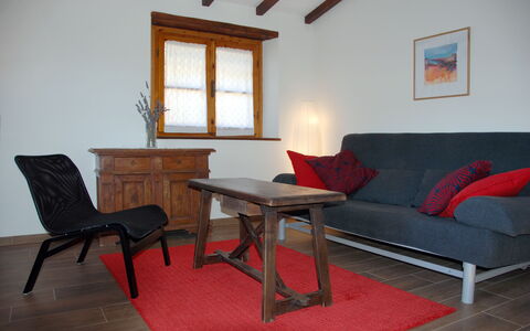 Casa Chimera: Meubilair, Flooring, Interieur Ontwerp, Hout, Verdieping, Bankstel, Kamer, Fotolijst, Woonkamer, Houten Vloer