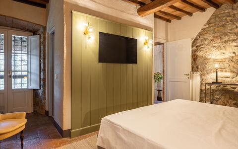 Maison Badia a Passignano: Muur, Interieur Ontwerp, Meubilair, Slaapkamer, Flooring, Plafond, Verdieping, Verlichting, Bed, Kamer