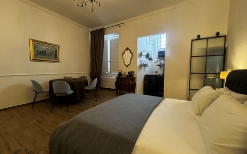 Maison D'Alice: Interieur Ontwerp, Meubilair, Slaapkamer, Plafond, Verdieping, Flooring, Verlichting, Kamer, Bed, Bed Frame