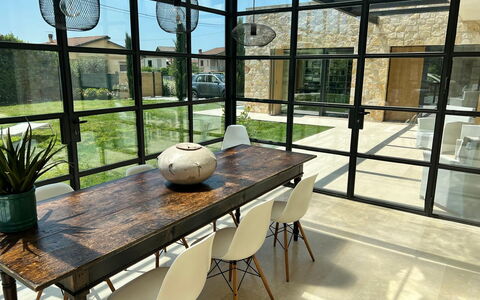 Villa Elena: Meubilair, Hout, Interieur Ontwerp, Tafel, Flooring, Stoel, Keuken En Eettafel, Verdieping, Verlichting, Eetkamer