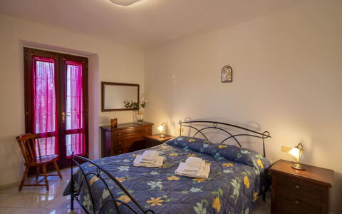 Gli Ulivi: Muur, Slaapkamer, Interieur Ontwerp, Verdieping, Flooring, Bed, Meubilair, Laken, Linens, Kamer