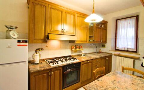 Gli Ulivi: Keuken, Countertop, Toestel Van De Keuken, Major Appliance, Interieur Ontwerp, Hout, Cabinetry, Meubilair, Fornuis, Flooring