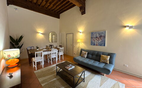 Alla Torre: Interieur Ontwerp, Flooring, Plafond, Verdieping, Kamer, Meubilair, Woonkamer, Appartement, Fotolijst, Houten Vloer