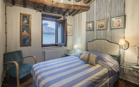 La Casa del Grillo Parlante: Muur, Slaapkamer, Meubilair, Bed, Huis, Linens, Bedding, Laken, Bed Frame, Fotolijst