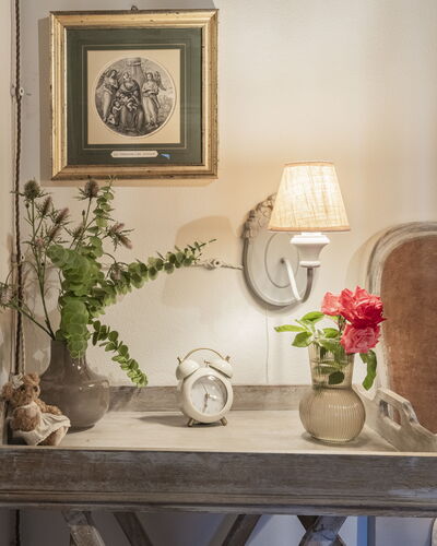La Casa del Grillo Parlante: Meubilair, Interieur Ontwerp, Verlichting, Fotolijst, Bloempot, Kamer, Natuurlijk Materiaal, Kamerplant, Lamp, Woonkamer