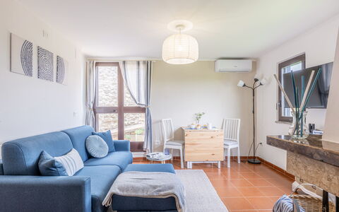La Terrazza nel Borgo: Meubilair, Interieur Ontwerp, Flooring, Bankstel, Verdieping, Hout, Kamer, Plafond, Woonkamer, Appartement
