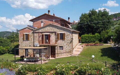 Casa dei Nonni: Gebouw, Huis, Huis, Woongebied, Struik, Verblijf, Dak, Landelijk Gebied, Menselijke Nederzetting, Boerderij