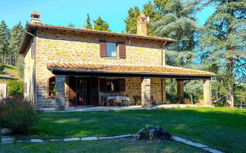 Villa la Guardiola: Huis, Huis, Verblijf, Dak, Boerderij, Landgoed, Tuin, Landscaping, Gazon