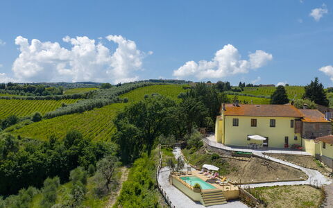 Villa i Fiori: Landgoed, Eco Hotel, Buitenmeubels, Stoel, Villa, Zwembad, Toevlucht, Boerderij, Badplaats, Backyard