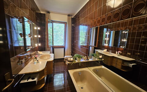 Alle Gardenie: Flooring, Loodgieterswerkinrichting, Interieur Ontwerp, Verdieping, Wastafel In De Badkamer, Badkamer, Kraan, Loodgieter, Wastafel, Plafond