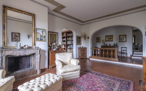 Villa Golly: Meubilair, Interieur Ontwerp, Flooring, Hout, Verdieping, Kamer, Plafond, Fotolijst, Woonkamer, Verlichting