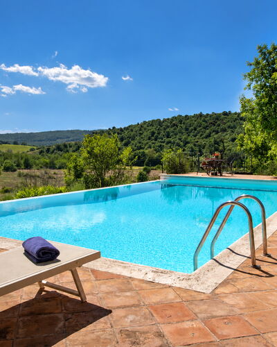 Villa Santa Barbara, Pool and Relax, Siena Country: Zwembad, Blauw, Toevlucht, Zomer, Buitenmeubels, Thermae, Eco Hotel, Ligstoel, Hacienda, Vrije Tijd