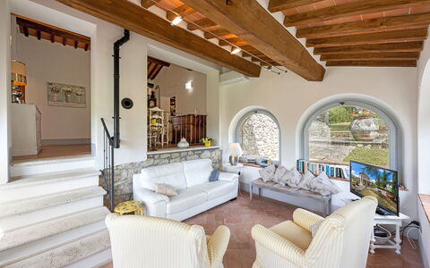 San Sano Retreat, Chianti Vineyard Views & Diving: Interieur Ontwerp, Meubilair, Muur, Flooring, Plafond, Verdieping, Kamer, Bankstel, Huis, Woonkamer
