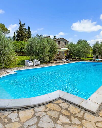 San Sano Retreat, Chianti Vineyard Views & Diving: Blauw, Zwembad, Samengesteld Materiaal, Toevlucht, Tuin, Eco Hotel, Backyard, Schaduw, Flagstone, Hacienda