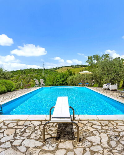 San Sano Retreat, Chianti Vineyard Views & Diving: Blauw, Zwembad, Toevlucht, Buitenmeubels, Eco Hotel, Thermae, Hotel, Villa, Badplaats, Reflecting Pool