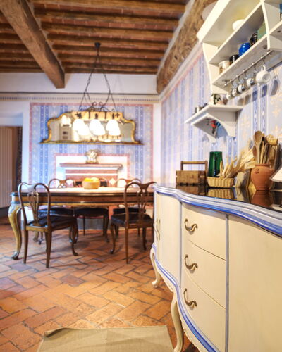 I Tre Camini: Interieur Ontwerp, Meubilair, Flooring, Hout, Keuken, Plafond, Verlichting, Countertop, Verdieping, Kamer