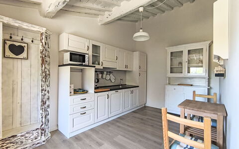 Scarlino 35: Meubilair, Interieur Ontwerp, Hout, Flooring, Plafond, Verdieping, Kamer, Cabinetry, Keuken, Huis