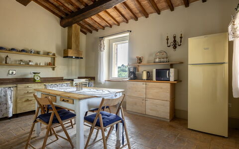 Il Casale al Colle, Private Garden, Hills View: Meubilair, Interieur Ontwerp, Flooring, Hout, Plafond, Verdieping, Huis, Keuken, Kamer, Cabinetry