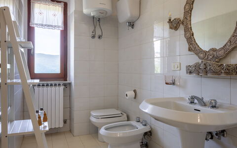 Il Cipresso, Casa dei Nonni, Cortona: Flooring, Interieur Ontwerp, Verdieping, Kamer, Loodgieterswerkinrichting, Deur, Wastafel, Plafond, Lichte Inrichting, Kraan