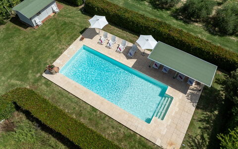 Il Cipresso, Casa dei Nonni, Cortona: Zwembad, Toevlucht, Buitenmeubels, Samengesteld Materiaal, Thermae, Schaduw, Eco Hotel, Tuin, Ligstoel, Landscaping