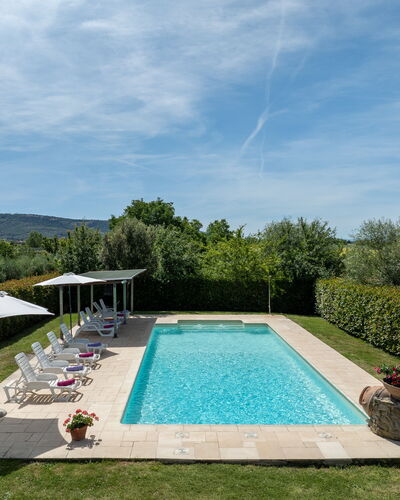 Il Cipresso, Casa dei Nonni, Cortona: Zwembad, Tuin, Toevlucht, Samengesteld Materiaal, Buitenmeubels, Landscaping, Schaduw, Landgoed, Hacienda, Eco Hotel